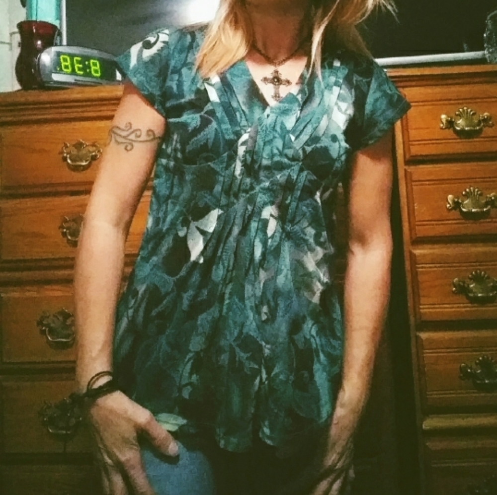 Teal short sleeved blouse
